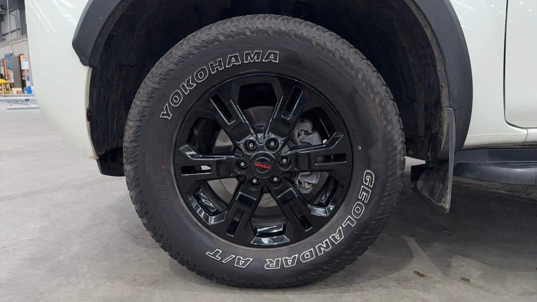 2024 Nissan Navara Pro-4x (4x4), Automatic, 23591 km, Left Front Wheel