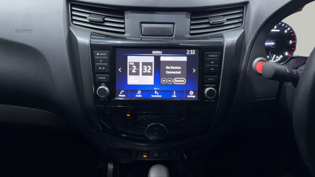 2024 Nissan Navara Pro-4x (4x4), Automatic, 23591 km, Center Console