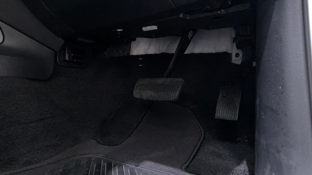 2024 Nissan Navara Pro-4x (4x4), Automatic, 23591 km, Pedals and Footmat