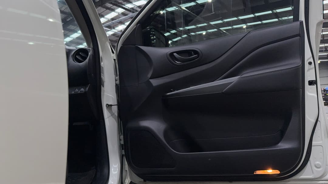 2024 Nissan Navara Pro-4x (4x4), Automatic, 23591 km, Speaker View