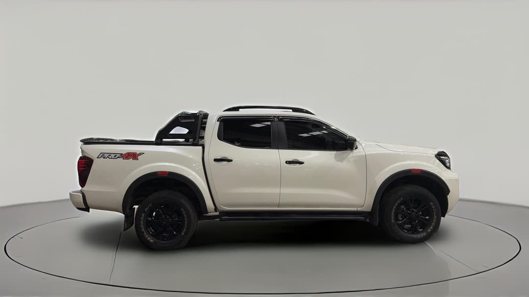2024 Nissan Navara Pro-4x (4x4), Automatic, 23591 km, Right Side View