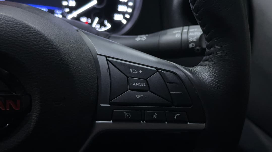 2024 Nissan Navara Pro-4x (4x4), Automatic, 23591 km, Cruise Control