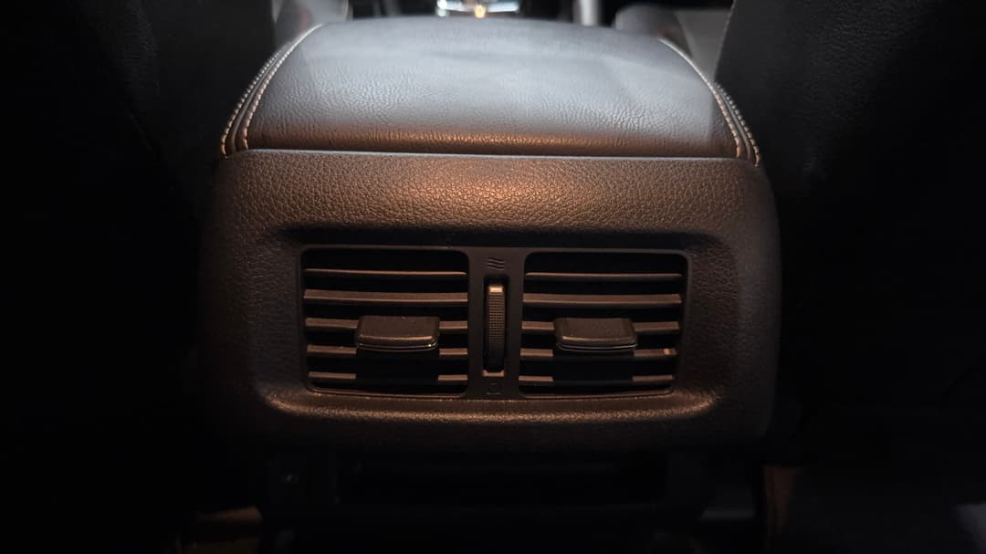 2024 Nissan Navara Pro-4x (4x4), Automatic, 23591 km, Rear A/C Vent