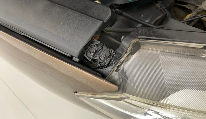 2017 Maruti Ciaz ALPHA 1.4 PETROL, Petrol, Manual, 77,919 km, Right headlight - Clamp has minor damage