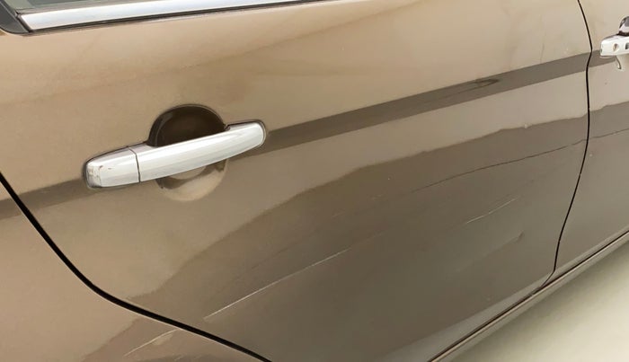 2017 Maruti Ciaz ALPHA 1.4 PETROL, Petrol, Manual, 77,919 km, Right rear door - Minor scratches
