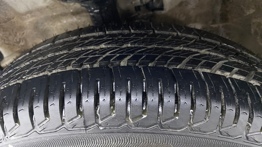 Left Front Tyre Tread
