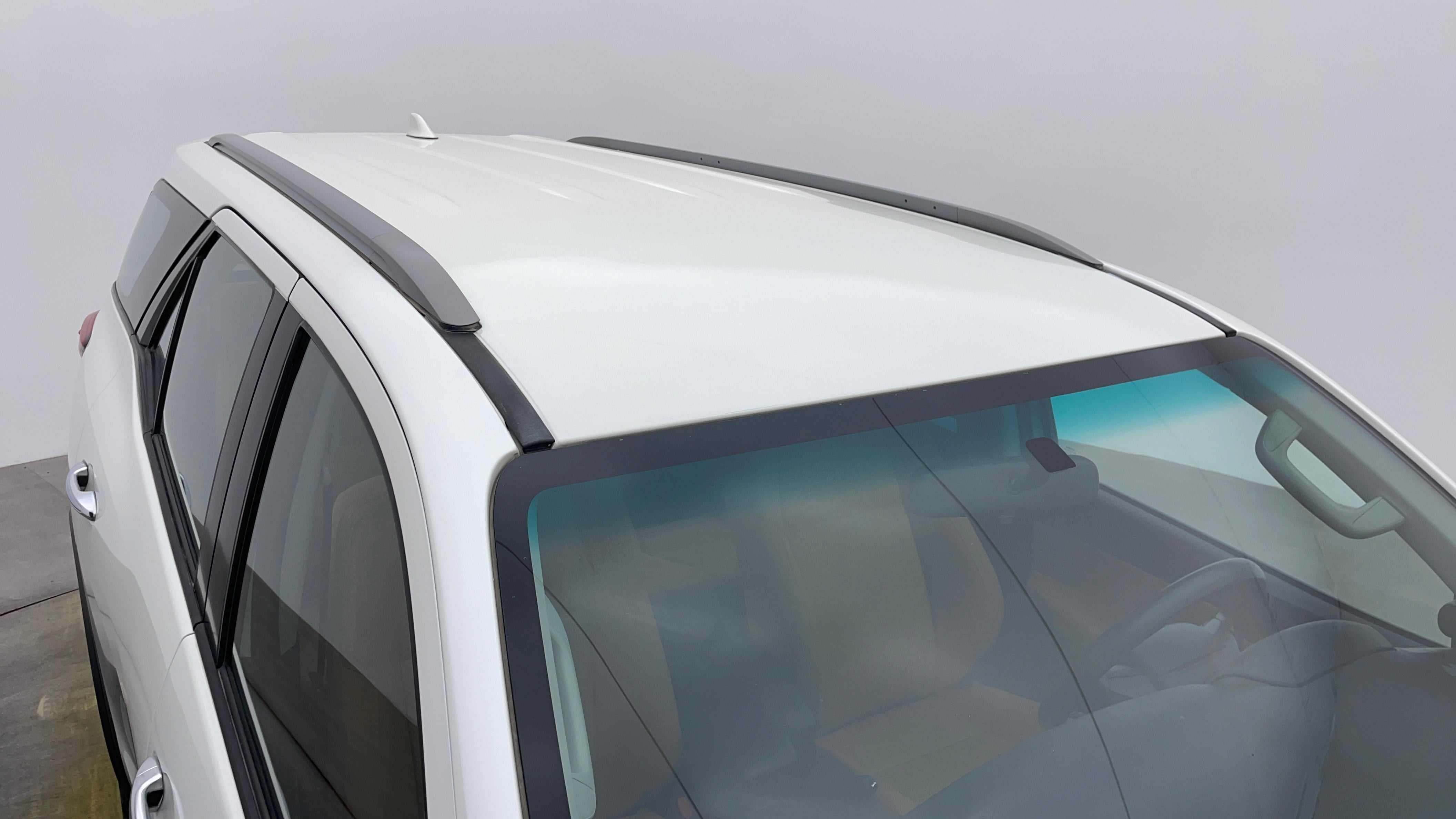 Toyota Fortuner-Roof/Sunroof View