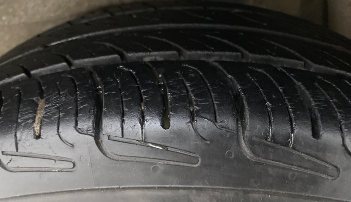 2014 Maruti Celerio VXI, Petrol, Manual, 39,731 km, Left Rear Tyre Tread