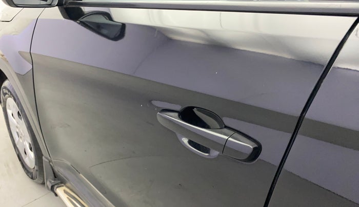 2017 Hyundai Creta E PLUS 1.4 DIESEL, Diesel, Manual, 91,883 km, Left front window switch / handle - Minor damage