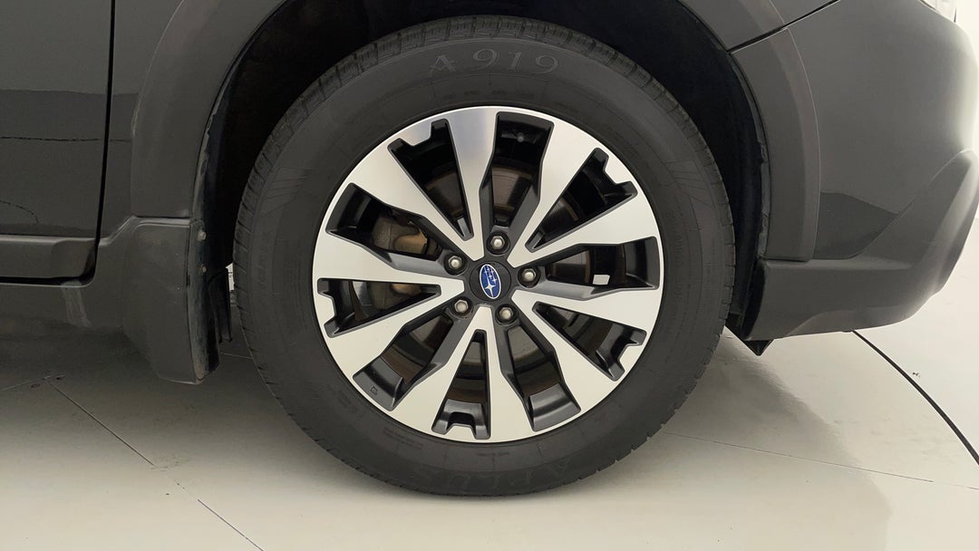 2015 Subaru Outback 2.5i  Awd, Automatic, 131612 km, Right Front Wheel