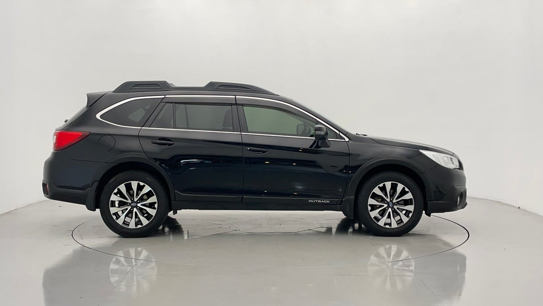 2015 Subaru Outback 2.5i  Awd, Automatic, 131612 km, Right Side View