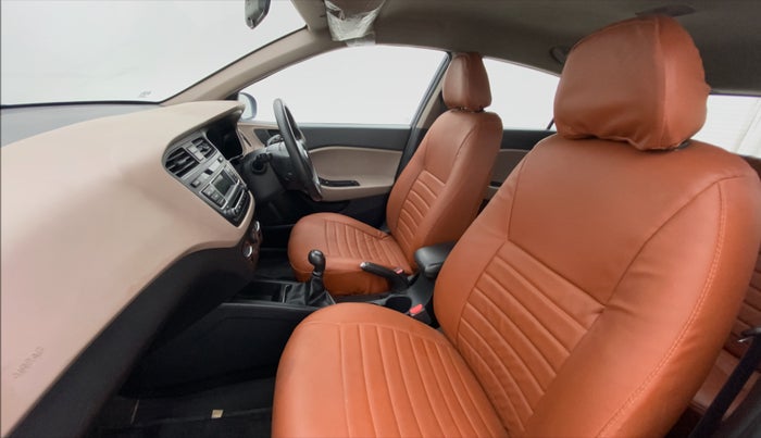 2018 Hyundai Elite i20 SPORTZ 1.2, Petrol, Manual, 67,944 km, Right Side Front Door Cabin