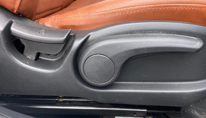 2018 Hyundai Elite i20 SPORTZ 1.2, Petrol, Manual, 67,944 km, Driver Side Adjustment Panel