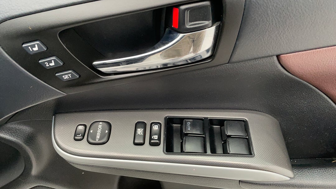 2017 Toyota Aurion Sportivo, Automatic, 85986 km, Drivers Side Door Panel Controls