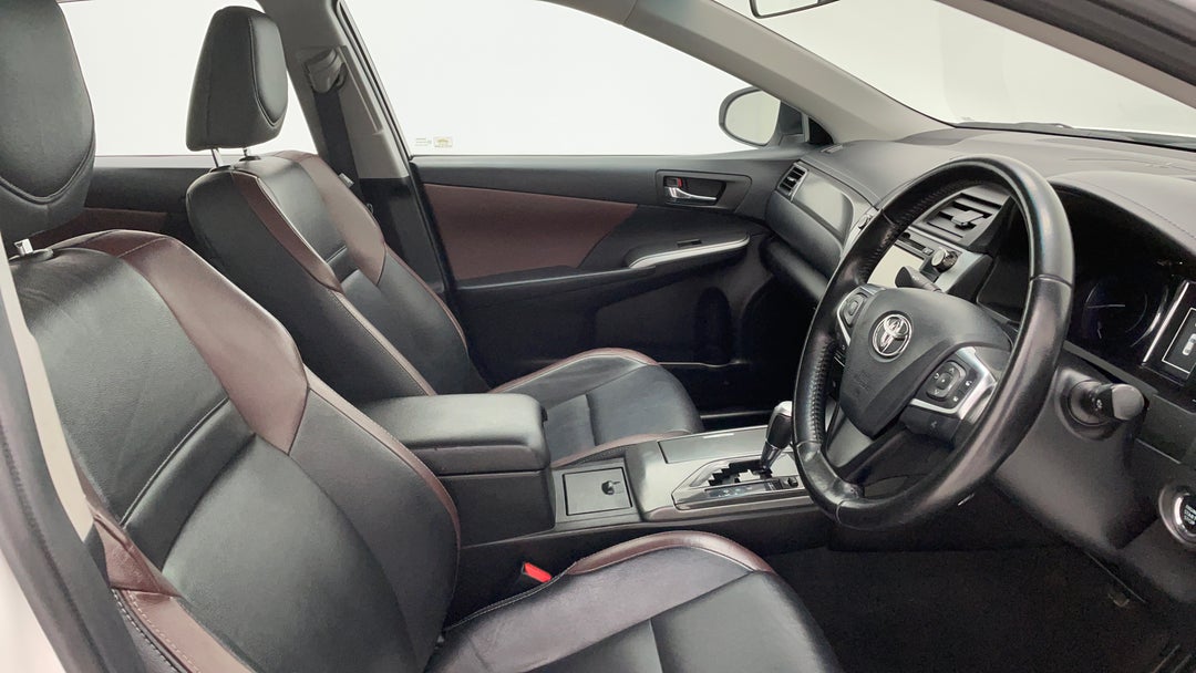 2017 Toyota Aurion Sportivo, Automatic, 85986 km, Right Side Front Door Cabin View