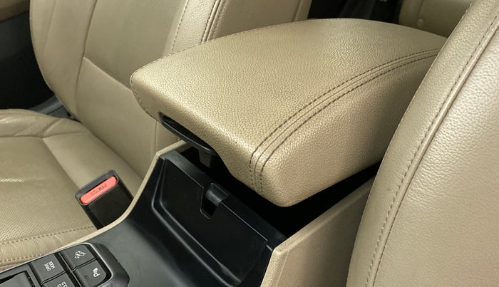 2017 Hyundai Tucson 2WD AT GLS DIESEL, Diesel, Automatic, 91,417 km, Front left seat (passenger seat) - Armrest has minor damage
