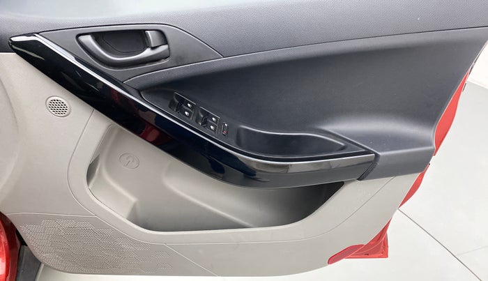 2018 Tata NEXON XM 1.2, Petrol, Manual, 27,135 km, Driver Side Door Panels Control