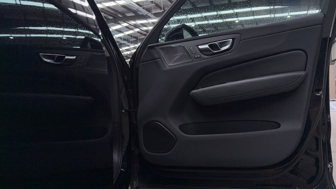 2022 Volvo XC60 B5 Inscription Mhev, Automatic, 42574 km, Speaker View