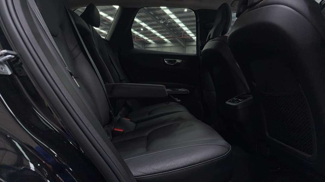2022 Volvo XC60 B5 Inscription Mhev, Automatic, 42574 km, Right Side Rear Door Cabin View
