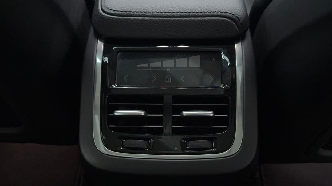 2022 Volvo XC60 B5 Inscription Mhev, Automatic, 42574 km, Rear A/C Vent