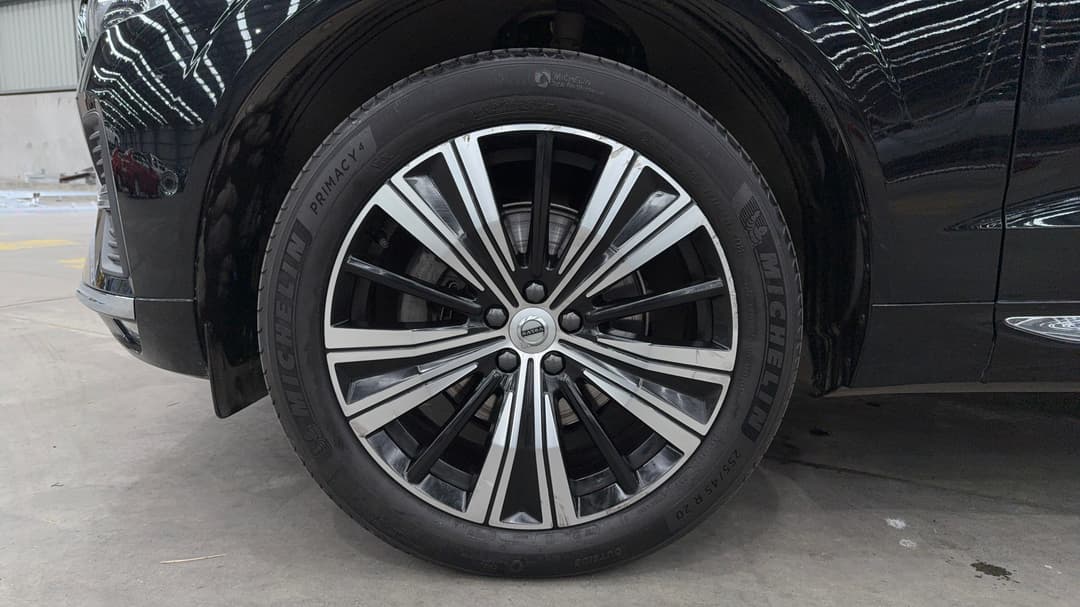 2022 Volvo XC60 B5 Inscription Mhev, Automatic, 42574 km, Left Front Wheel