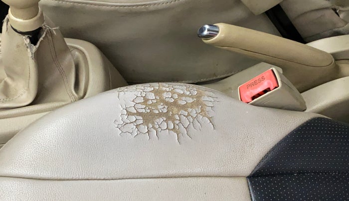 2013 Maruti Ertiga ZXI, Petrol, Manual, 1,12,343 km, Front left seat (passenger seat) - Cover slightly torn