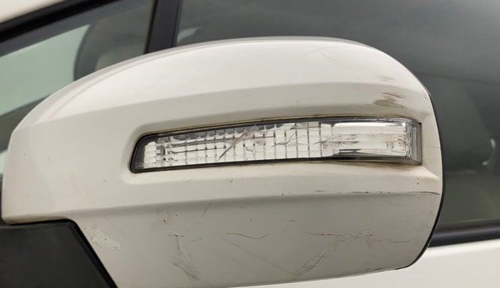 2013 Maruti Ertiga ZXI, Petrol, Manual, 1,12,343 km, Left rear-view mirror - Indicator light has minor damage
