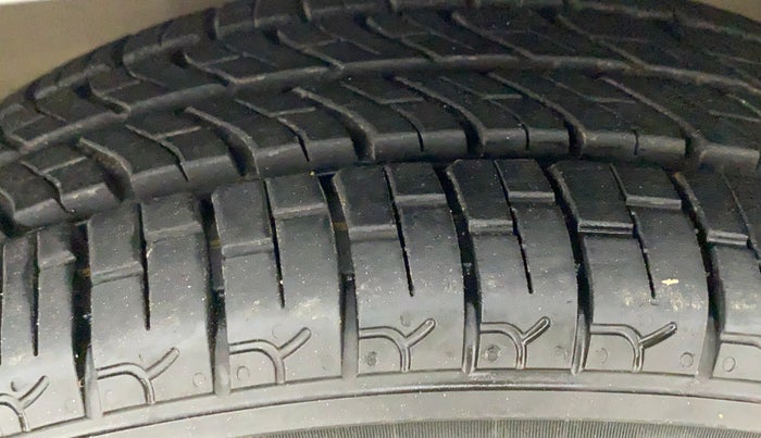 2012 Maruti Alto K10 VXI, Petrol, Manual, 42,498 km, Left Front Tyre Tread