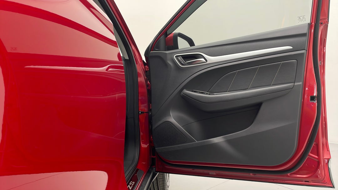 2019 MG ZS Essence, Automatic, 74789 km, Speaker View