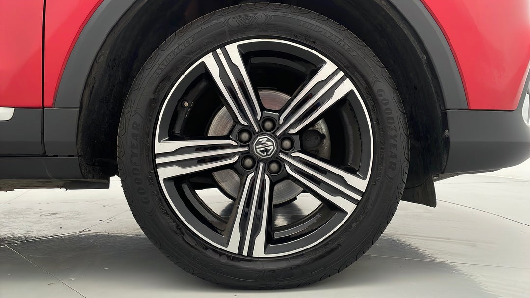 2019 MG ZS Essence, Automatic, 74789 km, Right Front Wheel