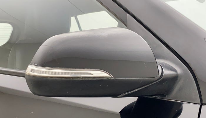 2016 Hyundai Creta SX PLUS 1.6 PETROL, Petrol, Manual, 1,02,898 km, Right rear-view mirror - Minor scratches