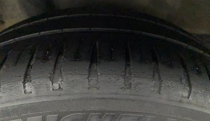 2014 Honda Amaze 1.2L I-VTEC S, Petrol, Manual, 66,850 km, Right Front Tyre Tread