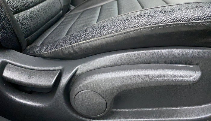2015 Hyundai Elite i20 ASTA 1.2, Petrol, Manual, 36,602 km, Driver Side Adjustment Panel