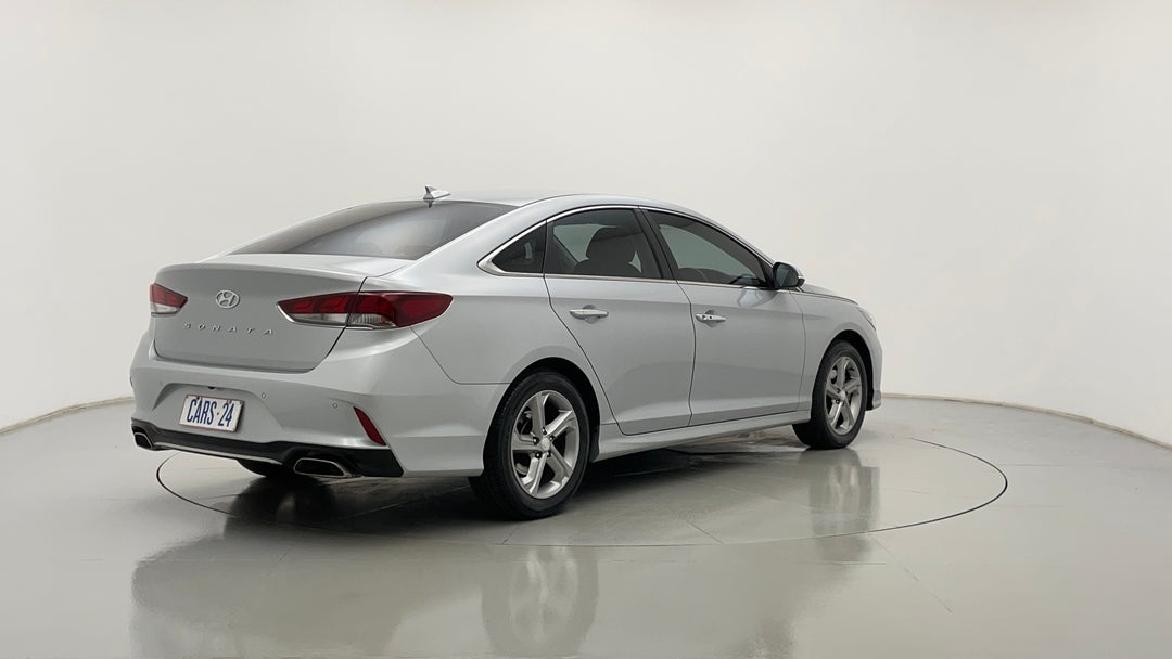 Right Back Diagonal (45- Degree) View