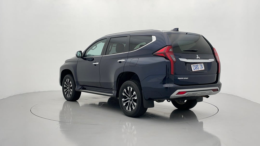 Left Back Diagonal (45- Degree) View