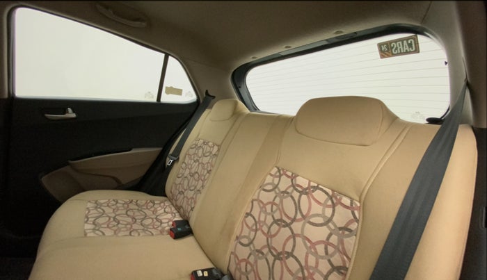 2015 Hyundai Grand i10 SPORTZ 1.2 KAPPA VTVT, Petrol, Manual, 46,880 km, Right Side Rear Door Cabin