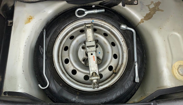 2013 Maruti Swift LXI D, Petrol, Manual, 53,719 km, Spare Tyre