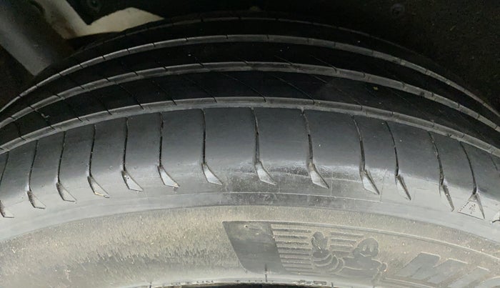 2018 Mahindra MARAZZO M4 7STR, Diesel, Manual, 79,641 km, Right Rear Tyre Tread