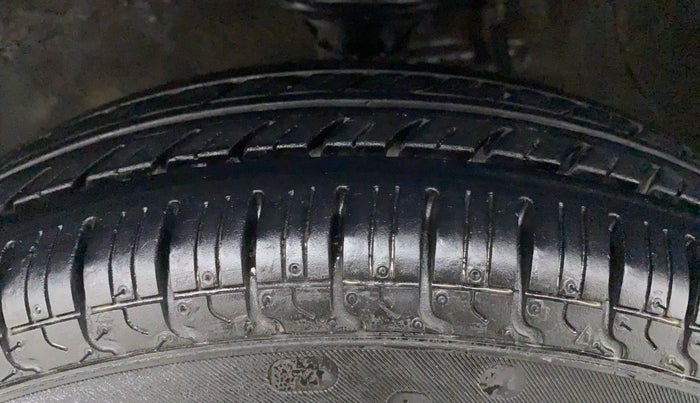 2018 Maruti Alto 800 LXI, Petrol, Manual, 63,477 km, Left Front Tyre Tread