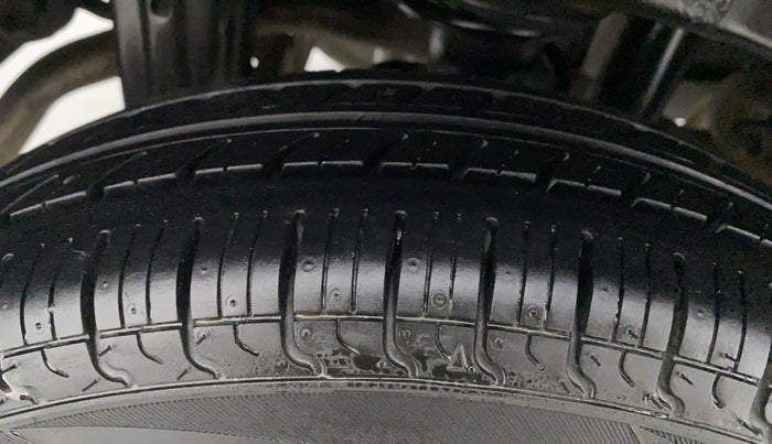 2018 Maruti Alto 800 LXI, Petrol, Manual, 63,477 km, Right Rear Tyre Tread