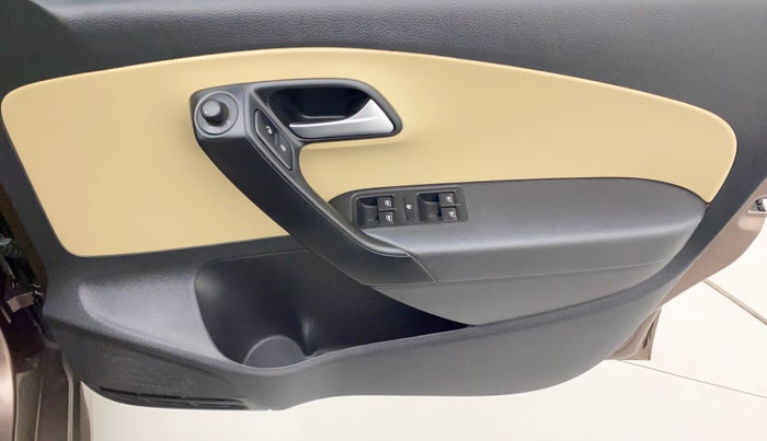 2017 Volkswagen Ameo HIGHLINE1.2L, Petrol, Manual, 55,672 km, Driver Side Door Panels Control