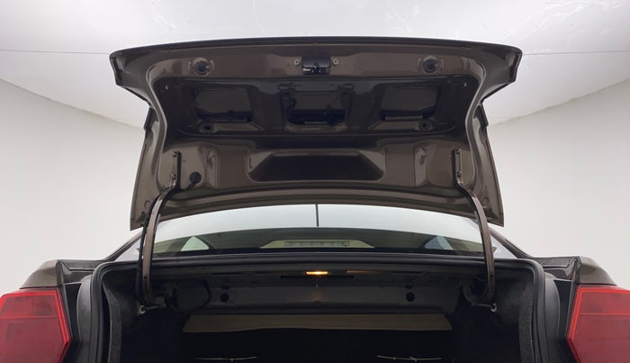 2017 Volkswagen Ameo HIGHLINE1.2L, Petrol, Manual, 55,672 km, Boot Door Open