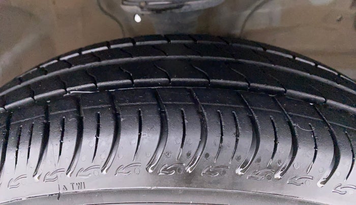 2022 Maruti S PRESSO VXI PLUS, Petrol, Manual, 14,301 km, Right Front Tyre Tread