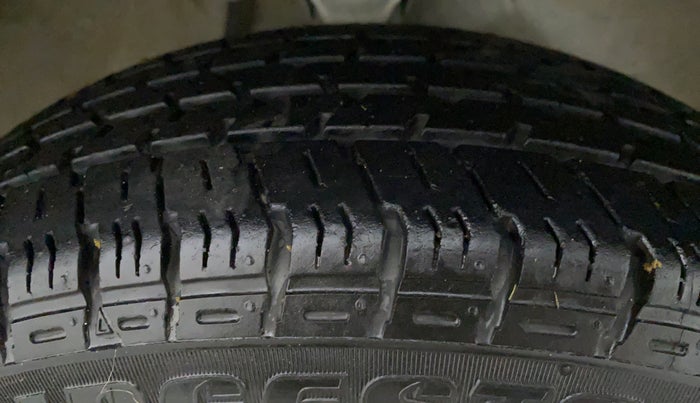 2017 Maruti Alto K10 VXI P, Petrol, Manual, 24,950 km, Right Front Tyre Tread