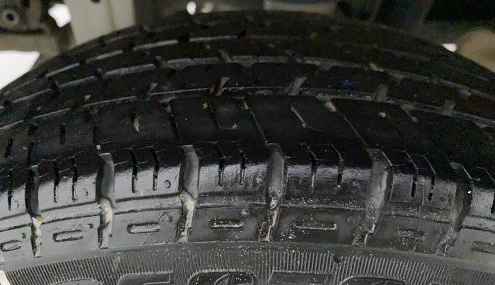 2017 Maruti Alto K10 VXI P, Petrol, Manual, 24,950 km, Right Rear Tyre Tread