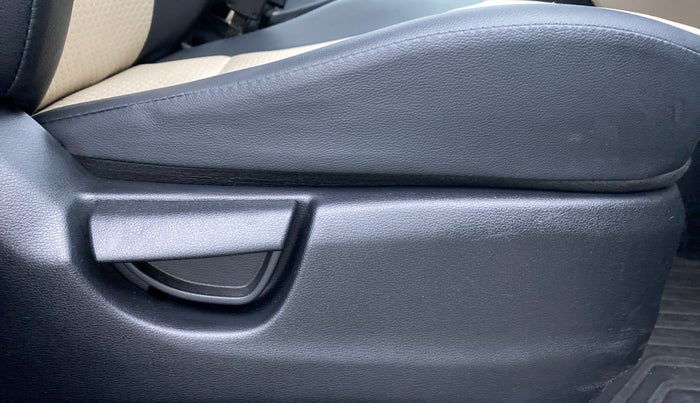 2021 Hyundai NEW SANTRO SPORTZ 1.1, Petrol, Manual, 5,702 km, Driver Side Adjustment Panel