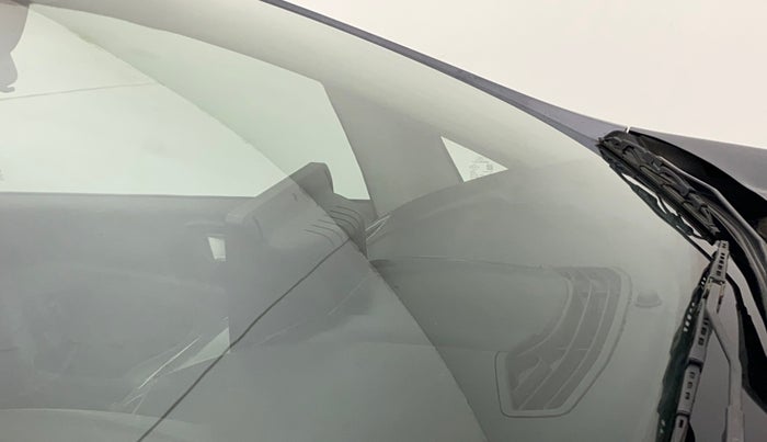 2016 Ford Ecosport TITANIUM 1.5L DIESEL, Diesel, Manual, 1,06,786 km, Front windshield - Minor spot on windshield