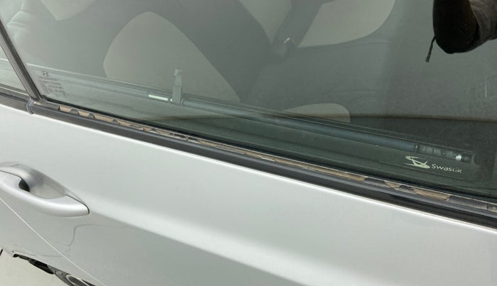 2017 Hyundai Grand i10 SPORTZ (O) AT 1.2 KAPPA VTVT, Petrol, Automatic, 72,376 km, Right rear door - Weather strip has minor damage