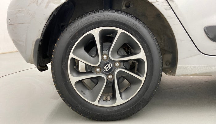 2017 Hyundai Grand i10 SPORTZ (O) AT 1.2 KAPPA VTVT, Petrol, Automatic, 72,376 km, Right Rear Wheel