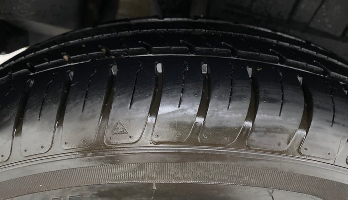 2019 Maruti Dzire VXI, Petrol, Manual, 18,652 km, Right Rear Tyre Tread